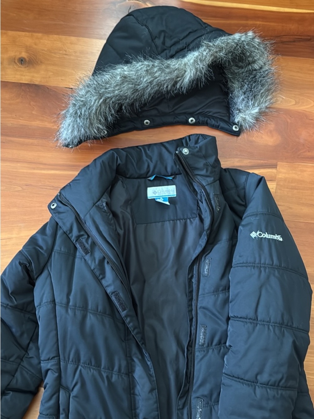 Columbia Navy and Light Blue Jacket With Branded Tag